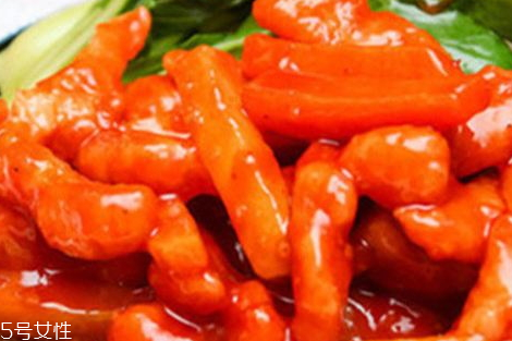 鸡柳长什么样子,鸡柳为什么是红色的