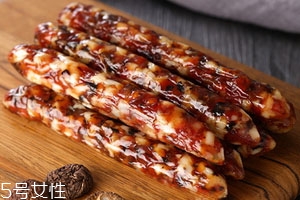 腊肠能炒香菇吗,香菇和腊肠一起煮可以吃吗 腊肠能炒香菇吗,香菇和腊肠一起煮可以吃吗