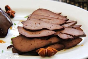 鸡肝是绿色的是什么原因,鸡肝变成绿色怎么回事