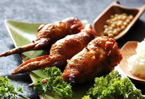 鸡翅包饭是哪里的特色,鸡翅包饭是哪里的小吃