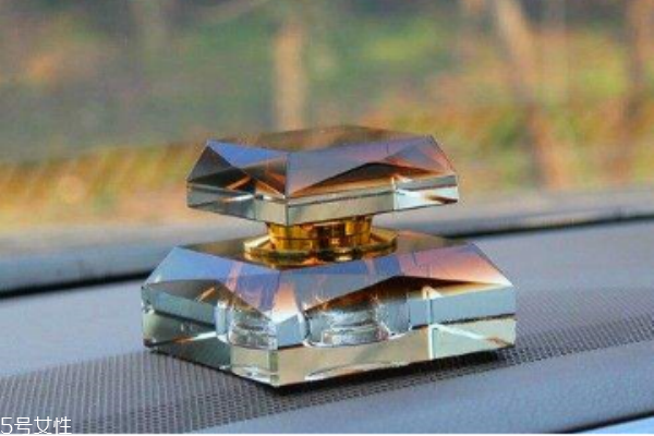 易燃易爆车辆停放要求,严禁装有易燃易爆有毒以及危险品的车辆停放