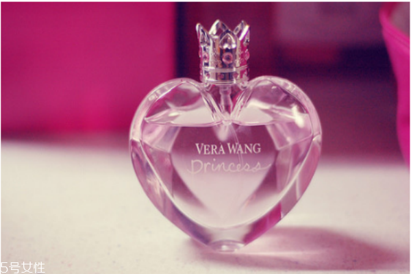 没开的香水可以放多久,香水没开封可以放多久