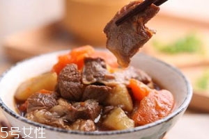 可以用啤酒烧羊肉吗,红烧羊肉可以用啤酒烧吗