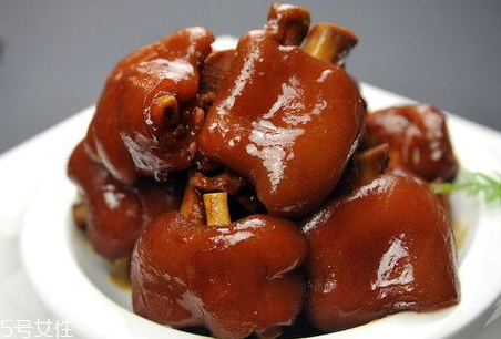 猪蹄用前蹄还是后蹄,猪蹄的前蹄和后蹄有什么区别 猪蹄用前蹄还是后蹄,猪蹄的前蹄和后蹄有什么区别