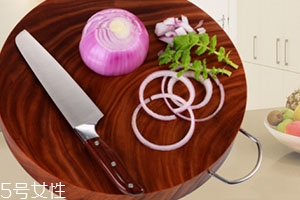 舌尖上的中国银杏砧板是哪家的,舌尖上的中国银杏砧板是哪一集 舌尖上的中国银杏砧板是哪家的,舌尖上的中国银杏砧板是哪一集