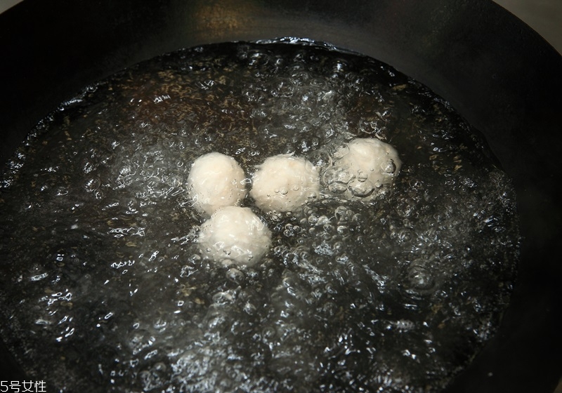 汤圆热水下锅,煮汤圆什么水下锅