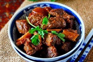 红烧牛肉用冷水还是热水烧,红烧牛肉用冷水还是热水炖