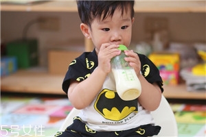 哪种奶粉出现问题,奶粉如果有问题会出现哪些问题