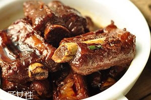 红烧排骨可以加什么菜好吃,红烧排骨可以加什么菜一起烧