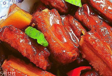 红烧排骨放什么调料,红烧排骨调料 红烧排骨放什么调料,红烧排骨调料