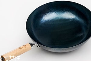 章丘铁锅需要开锅吗,章丘铁锅的开锅和养锅方法