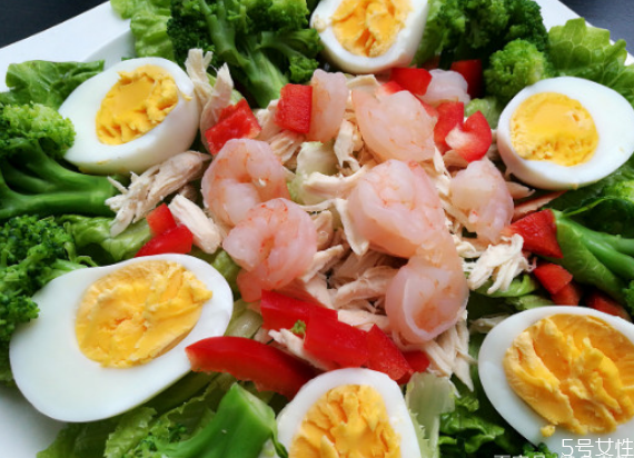 长雀斑不能吃什么(长雀斑不能吃什么)