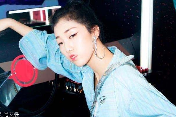 怎么样画眼影,画眼影要画眼线吗 怎么样画眼影,画眼影要画眼线吗