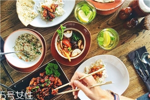 为什么说剩菜应彻底加热后才能食用?,剩菜需要加热吗