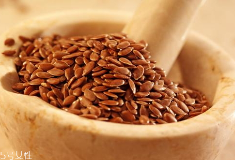 亚麻籽油营养成分表,亚麻籽油的功效和作用 亚麻籽油营养成分表,亚麻籽油的功效和作用