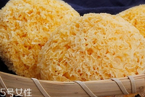 银耳煮出来是脆的,丑耳怎么煮才会粘稠