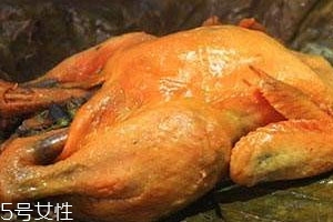 叫花鸡用什么泥土,叫花鸡用什么泥