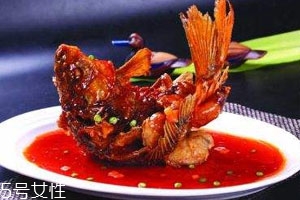 糖醋鱼制作方法,怎么做糖醋鱼好吃又简单