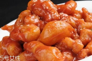 糖醋里脊用面粉还是淀粉好一些,糖醋里脊用面粉还是淀粉裹肉