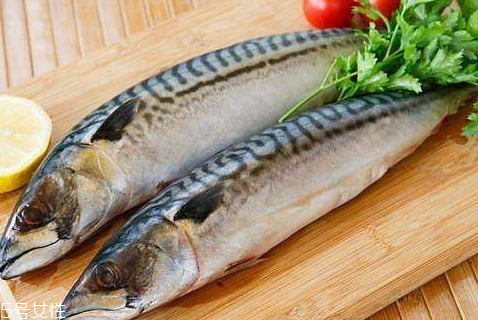 鱼肚里的黑膜能吃吗,鱼肚里的黑膜能吃吗有没有治癌物