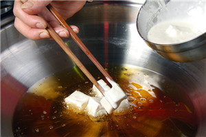 油炸豆腐窍门,如何炸油豆腐窍门