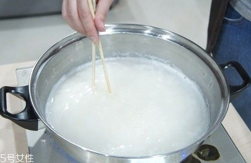 怎么用电磁炉煮饭,电磁炉可以用来煮饭吗 怎么用电磁炉煮饭,电磁炉可以用来煮饭吗