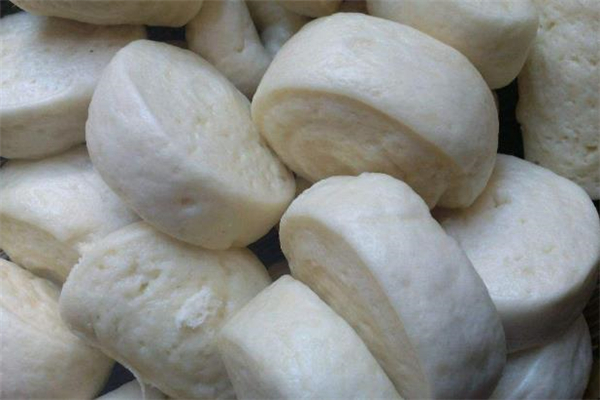 馒头的热量是多少大卡,馒头的热量高还是米饭的热量高 馒头的热量是多少大卡,馒头的热量高还是米饭的热量高