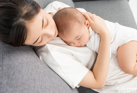 妈妈拉肚子宝宝可以吃母乳吗(妈妈拉肚子宝宝可以吃母乳吗?)