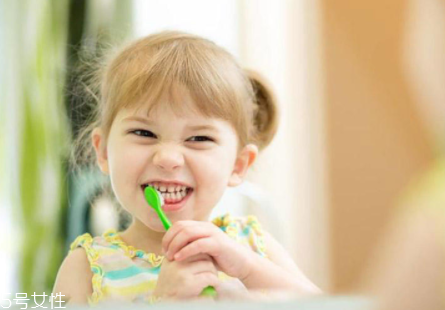宝宝乳牙清洁(宝宝乳牙清洁用什么)