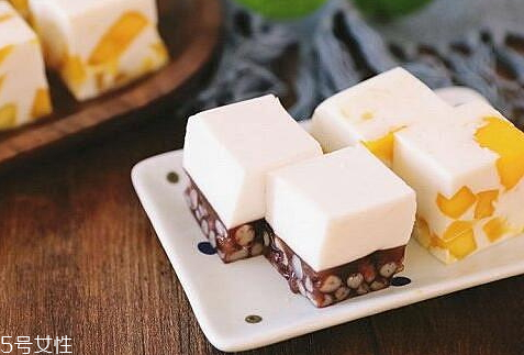 椰奶冻能放多久,椰奶冻放入速冻还是冷藏