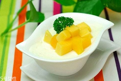 双皮奶怎么吃才正确,双皮奶怎么做?