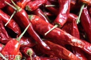 干辣椒可以带上飞机吗?,干辣椒可以带上飞机吗国际航班