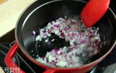 珐琅锅炖牛肉,珐琅锅炖牛腩