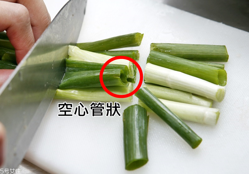 比较认识葱和蒜,葱蒜怎么区分 比较认识葱和蒜,葱蒜怎么区分