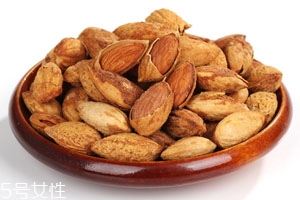 巴旦木什么时间吃最好,巴旦木一天吃多少个合适