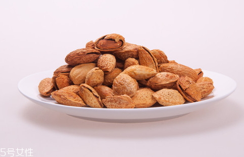 吃巴旦木的最佳时间,巴旦木一天吃多少个合适