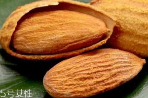 巴旦木什么颜色的好,巴旦木什么颜色好吃 巴旦木什么颜色的好,巴旦木什么颜色好吃