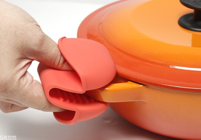 珐琅铸铁锅的优缺点,珐琅锅的优缺点_珐琅锅比普通锅好哪里