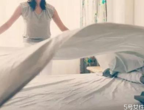 如何清洁被套上的霉菌(被套上霉点用什么可以洗掉)