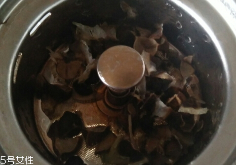 辣木籽的壳能泡水喝吗,辣木籽壳可不可以泡水喝