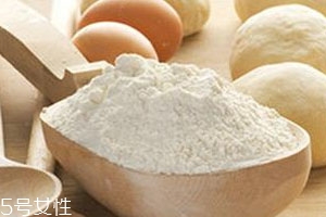 一斤面粉放多少小苏打做包子,一斤面粉放多少泡打粉和酵母粉 一斤面粉放多少小苏打做包子,一斤面粉放多少泡打粉和酵母粉