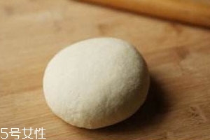 做包子一斤面粉放多少克酵母,一斤面粉需要多少酵母