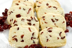 蔓越莓饼干可以用葡萄干代替吗?,蔓越莓饼干能用葡萄干代替吗