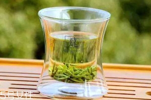 龙井茶的泡法水温,龙井用多少度水泡茶
