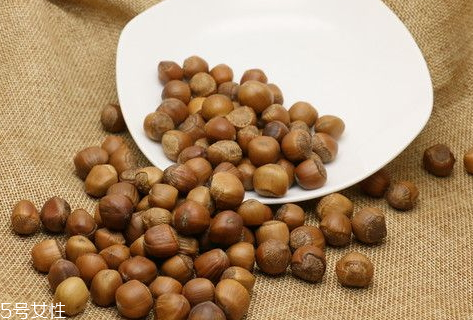 微波炉烤榛子的做法,微波炉烤榛子的方法