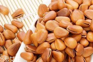 微波炉烤松子需要多长时间,微波炉烤松子用什么火几分钟