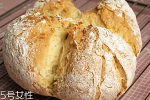 微波炉烤蛋糕需要多长时间,微波炉烤蛋糕要多长时间?