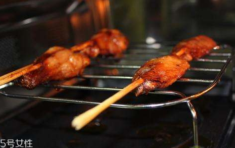 微波炉烤鸡腿的制作方法,如何用微波炉烤鸡腿 微波炉烤鸡腿的制作方法,如何用微波炉烤鸡腿