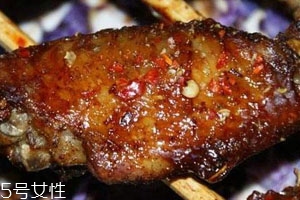 微波炉烤鸡翅用什么装鸡翅,用微波炉烤鸡翅怎么放