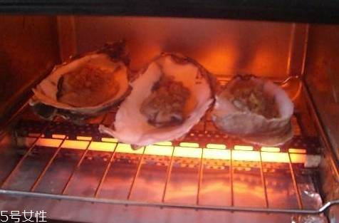 烤箱烤生蚝的做法,烤箱烤生蚝做法教程